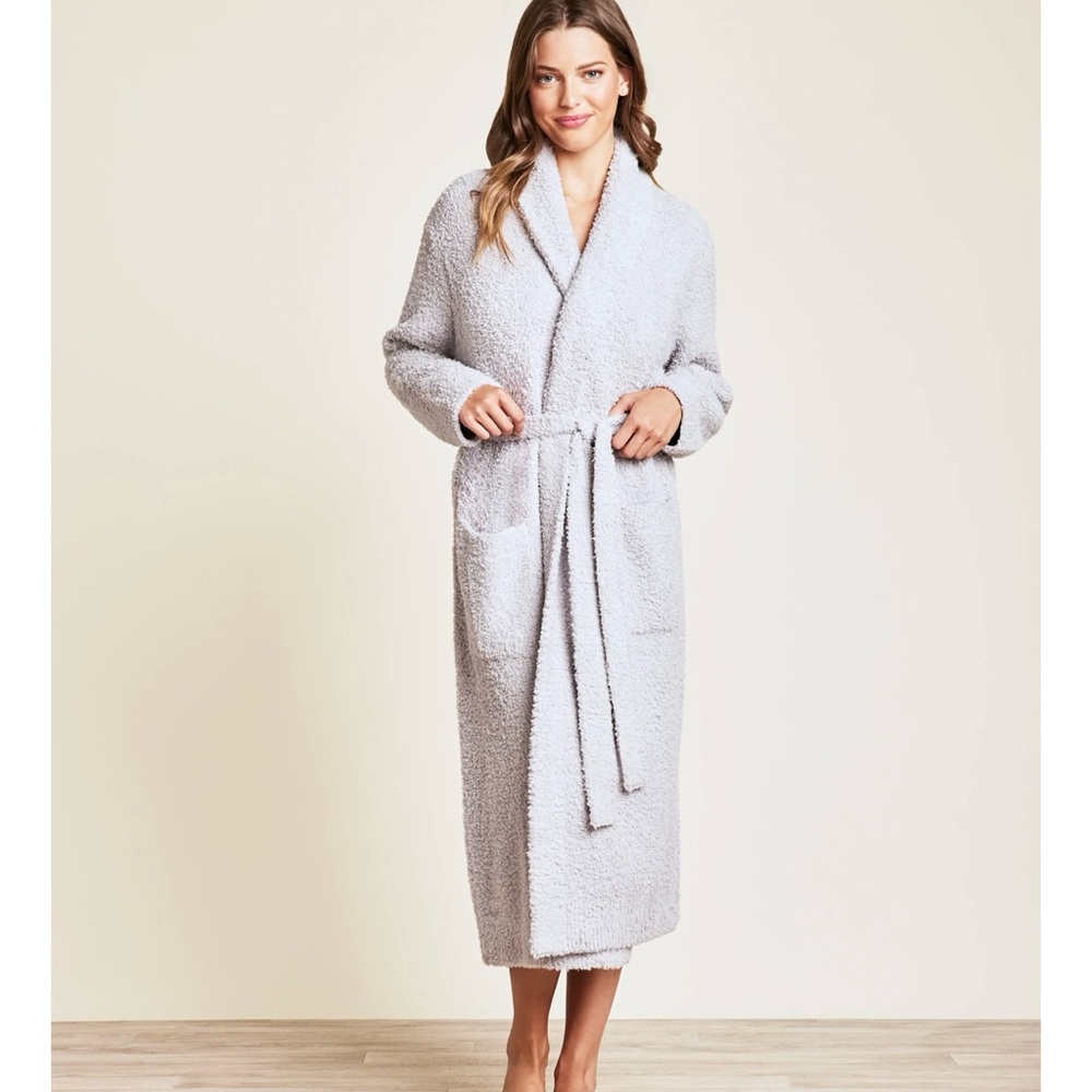 NWT not worn cozy Barefoot Dreams robe.